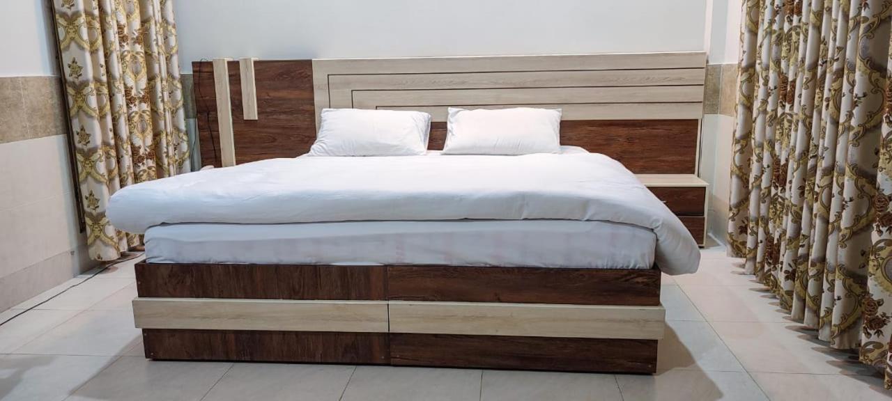 Mingora Swat Guest House מראה חיצוני תמונה